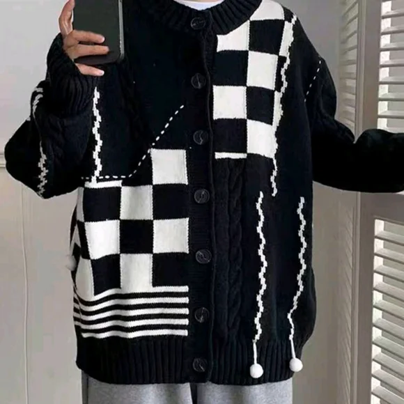 Men's Loose Fit Plaid Pattern Cardigan Sweater - Picture 5 of 6